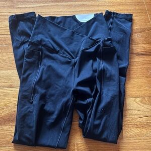 OFFLINE by Aerie NWT Black Leggings with side pockets size Small